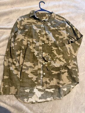 Women’s Camouflage Button-Up Shirt Jacket - Green Camo